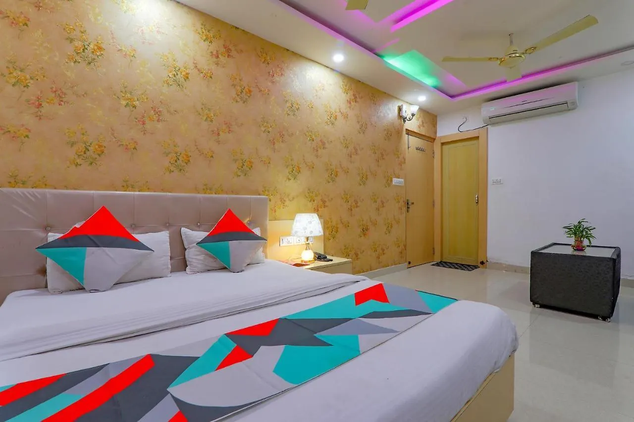 ***  Fabexpress Moti Mahal Hotel Varanasi India