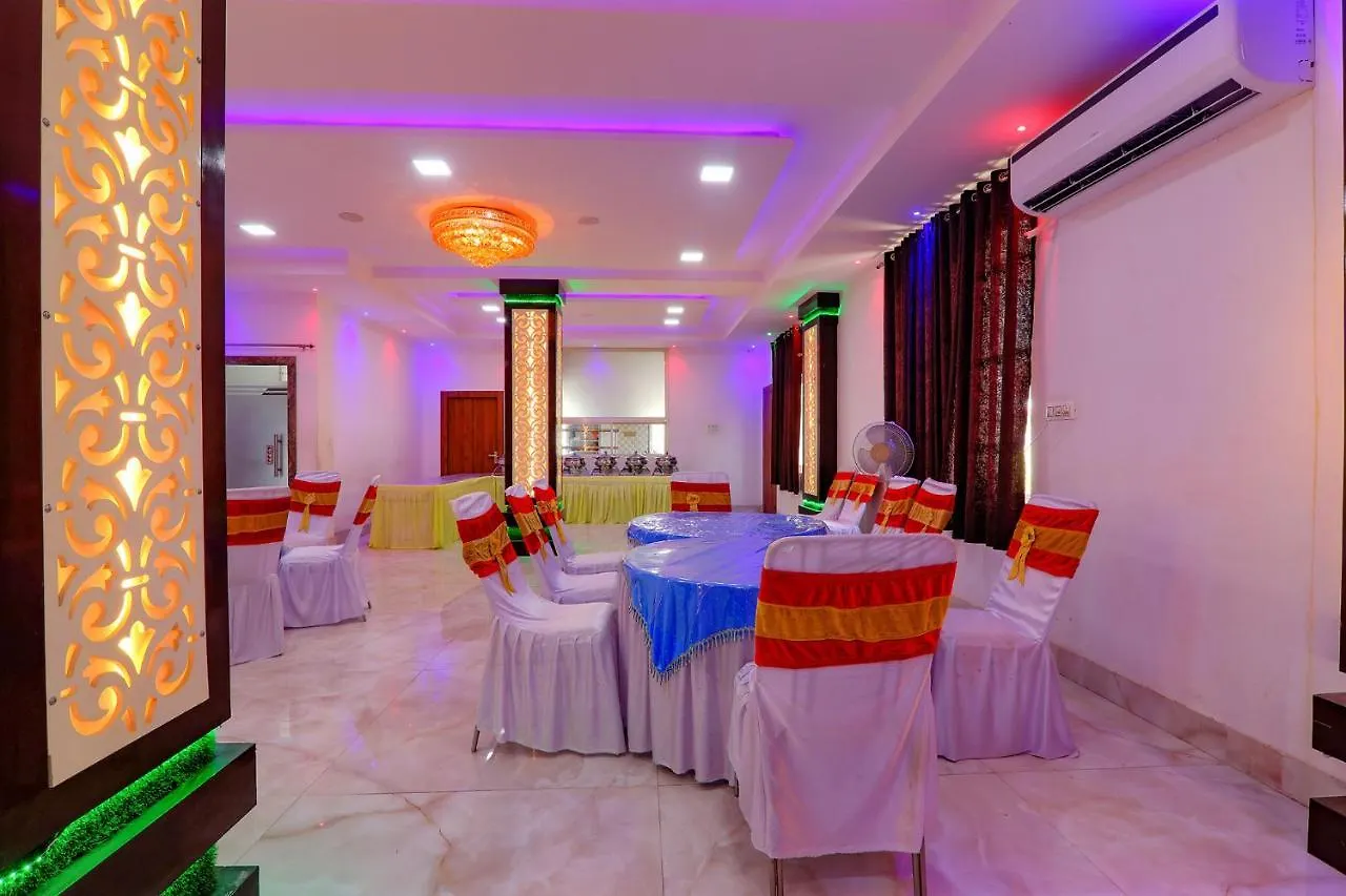 ***  Fabexpress Moti Mahal Hotel Varanasi India