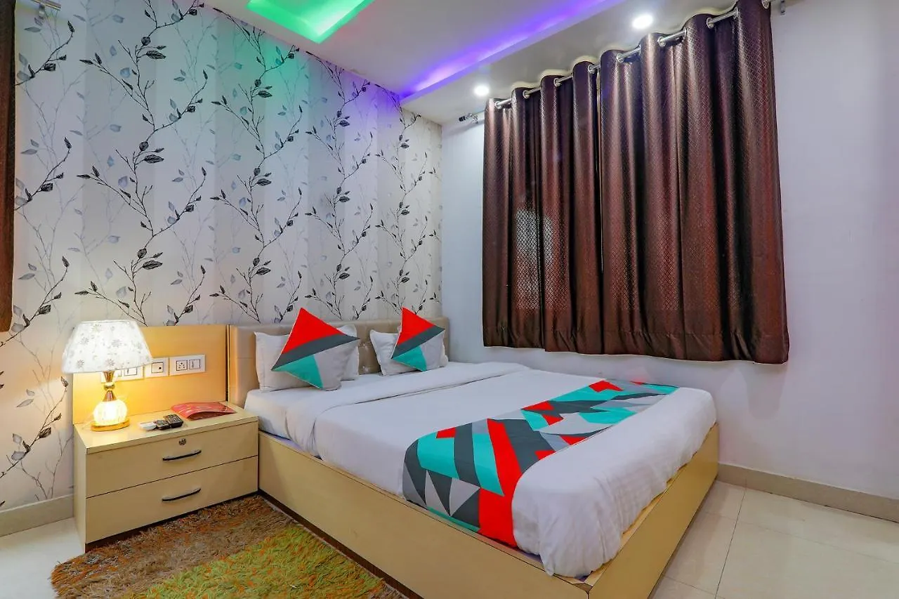 ***  Fabexpress Moti Mahal Hotel Varanasi India